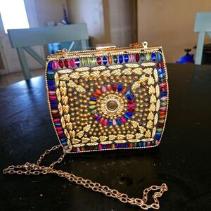 🏷lulu all over beeded  Crossbody bag